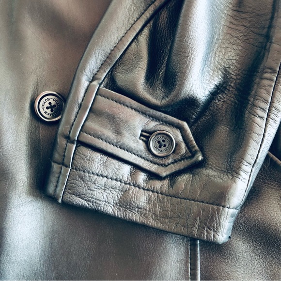 Vintage classic COACH trench coat in black leather - Picture 8 of 9